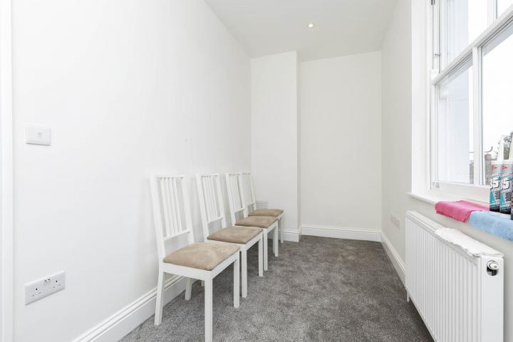 Newly refurbished 2 bedroom plus study / Guest room split over 2 floors Stroud Green Road, Stroud Green